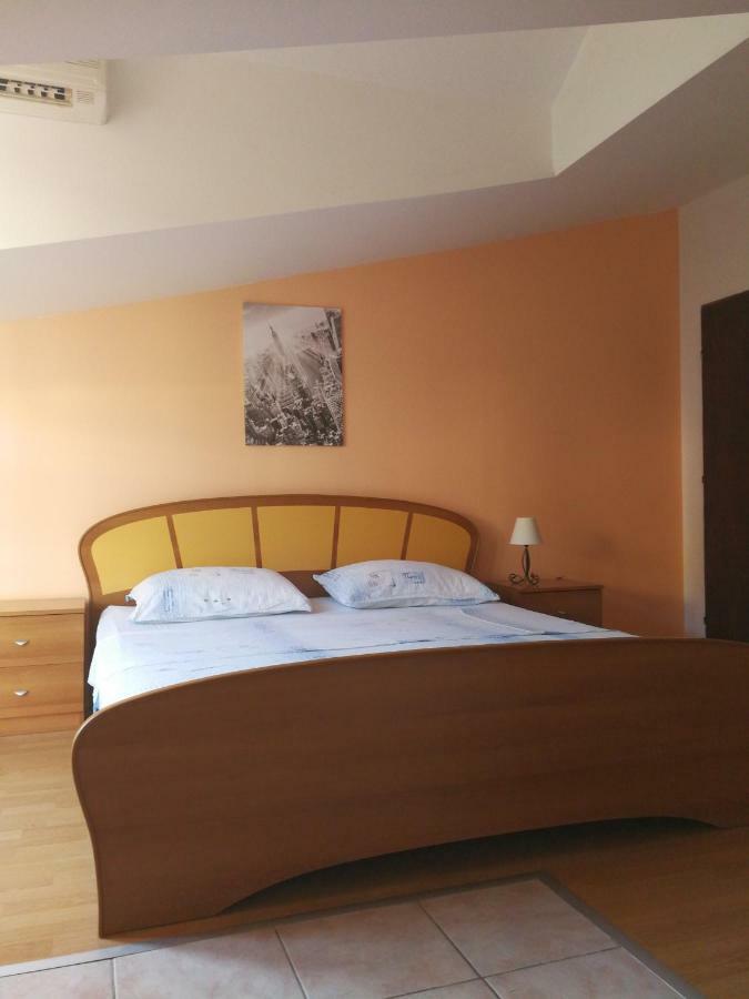 Apartmani "Ivan" Marina  Exterior foto