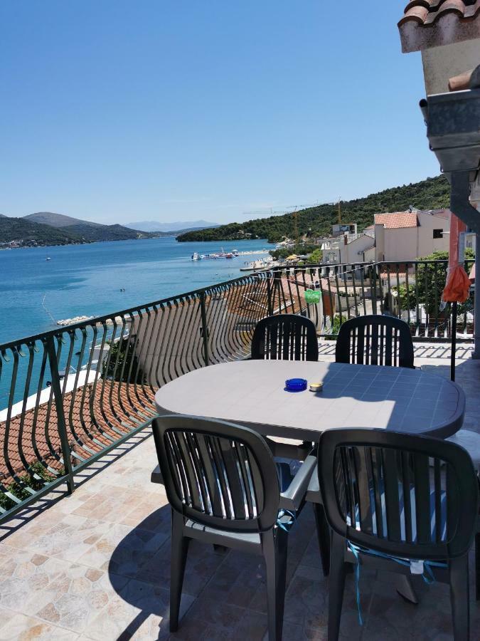 Apartmani "Ivan" Marina  Exterior foto