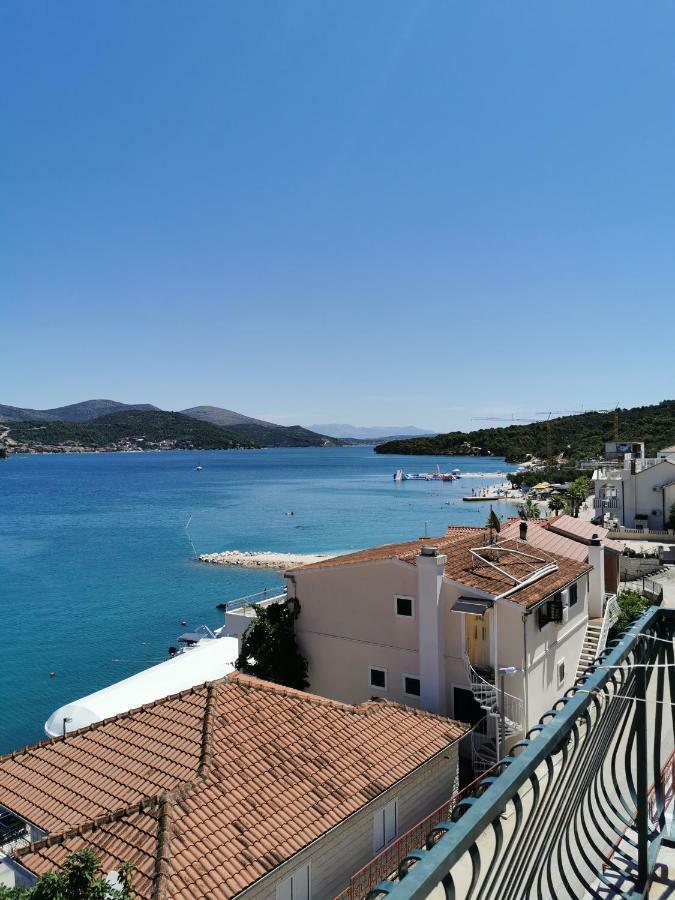 Apartmani "Ivan" Marina  Exterior foto
